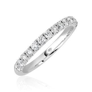 Brilliant cut Diamond Wedding BandRound Diamond Wedding Band in Gold