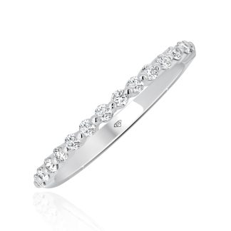 Dainty Round Cut Wedding RingRound Diamond Wedding Band in Gold