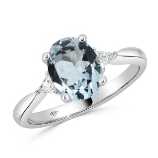 Aquamarine Ring with Trilliant DiamondsAquamarine Ring with Trilliant Diamonds