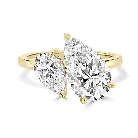 18Kt Yellow Gold Toi Et Moi Ring Pear DiamondElegant gold ring with two diamonds