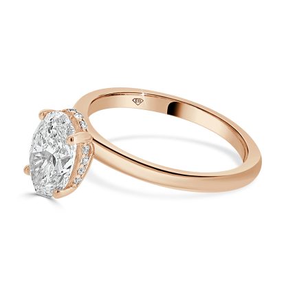 Oval cut rose gold diamond ring