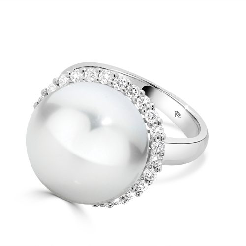 Pearl and Diamond Ring in 18kt White Gold Radiant Elegance