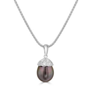 South Sea Pearl and Diamond PendantSouth Sea pearl and diamond pendant