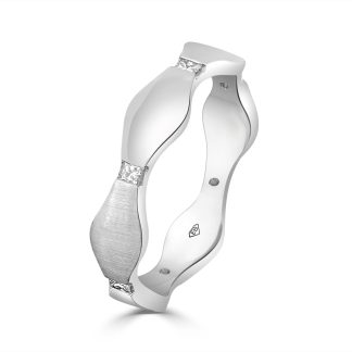 Wedding Band for Men Diamond – 18ct White Gold with Natural DiamondsSculpted men’s diamond wedding band