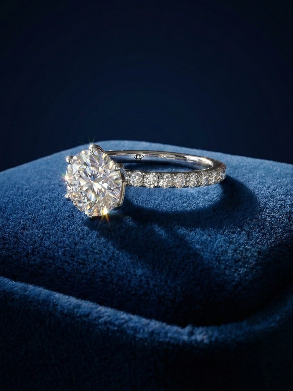 Engagement Ring with Round Brilliant Cut…