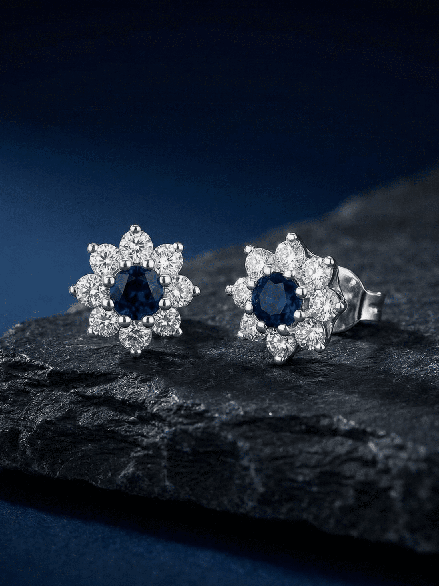 18Kt White Gold Diamonds Drop Earrings B…