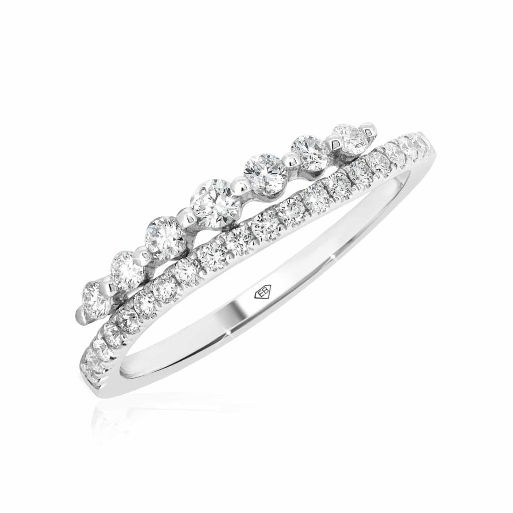 Round Diamond Wedding Band in Gold
