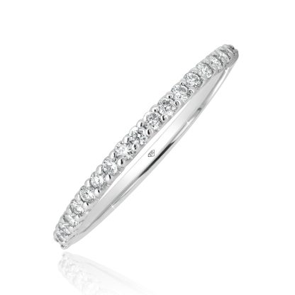 Round Diamond Wedding Band in Gold