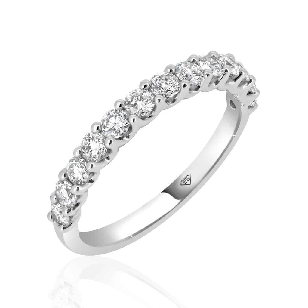 Round Diamond Wedding Band in Gold