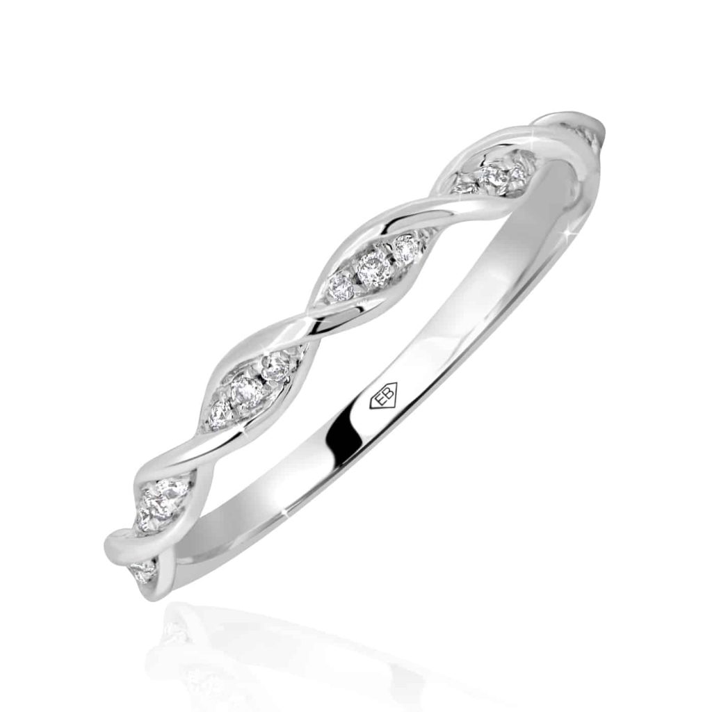Round Diamond Wedding Band in Gold
