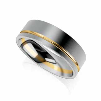 Two-tone men’s wedding band in white and yellow gold with brushed and polished finishes.