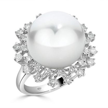 Pearl And Round Diamonds Claws Ring