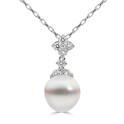 Pearl and diamond pendant