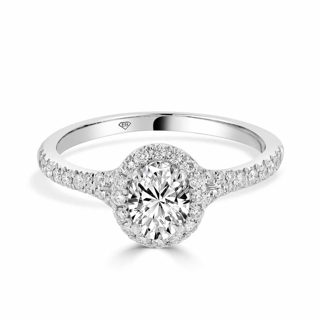 Oval cut dimaond ring