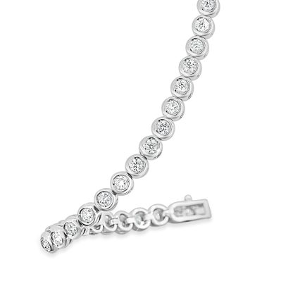 Natural diamond tennis bracelet in white gold