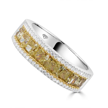 Yellow diamond wedding band in 18kt gold
