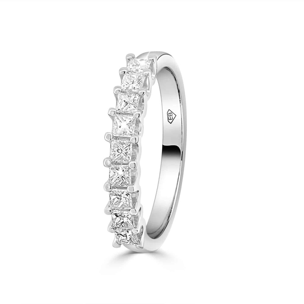 Women gold wedding band
