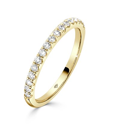 Women’s wedding band yellow gold