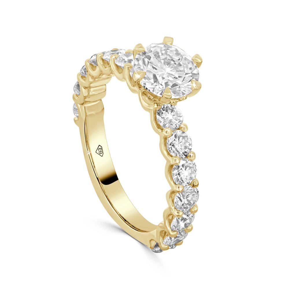 Round cut diamond ring